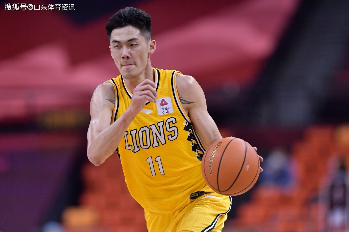 爱游戏在线入口 -拜仁慕尼黑训练开放日，关键时刻止住颓势引欢呼，CBA季后赛在即，心理建设被强调 